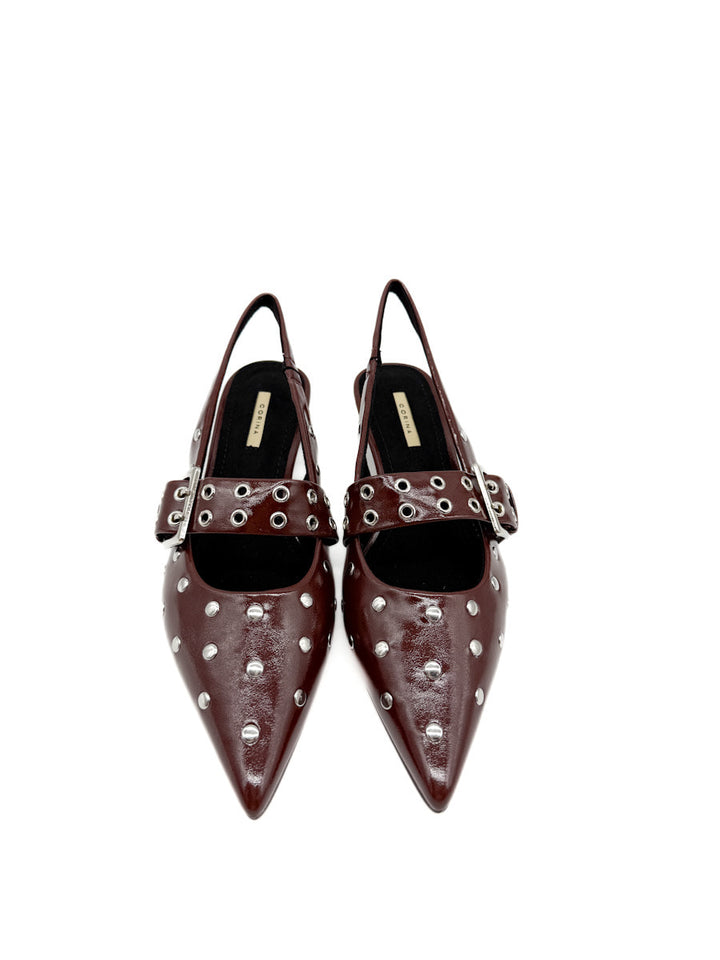 Zapatos de Tacón Bajo Estilo destalonado con Tachuelas Corina M5772