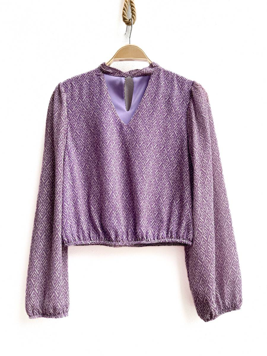 Blusa de Manga Larga con Estampado Geométrico, Disponible en Más Colores y Diseños