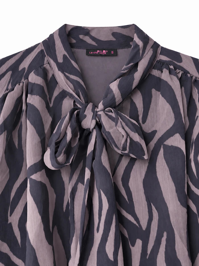 Vestido Corto de Gasa con Estampado de Cebra y Lazada al Cuello