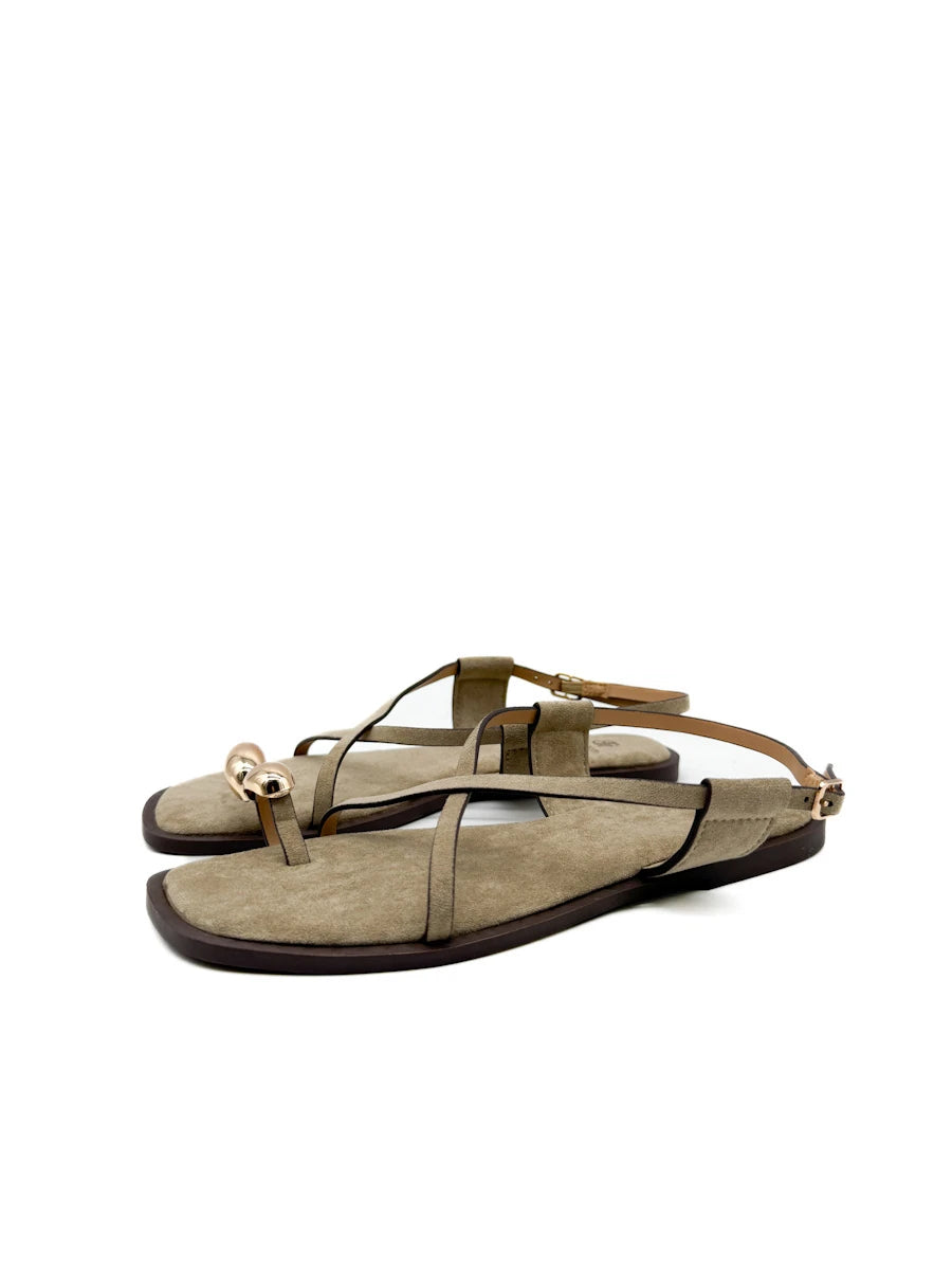 Sandalias Planas de Dedo para Mujer con Tiras Cruzadas y Detalle Dorado