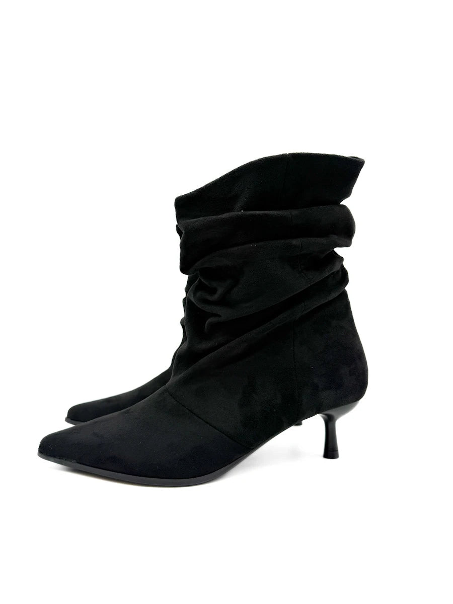 Botines de Antelina con Tacón Chupete y Caña Arrugada
