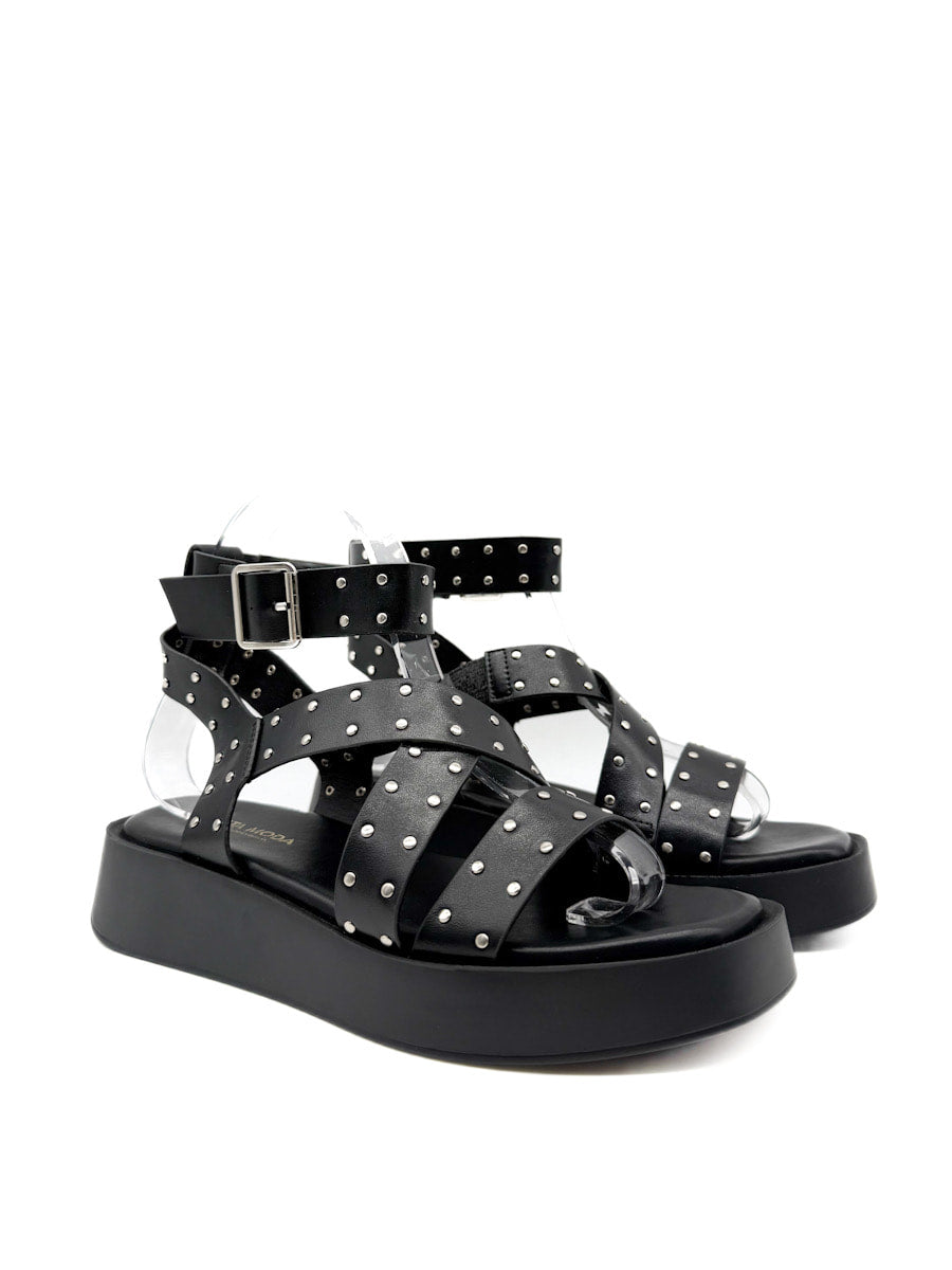 Sandalia Negra con Plataforma Detalle Tachas