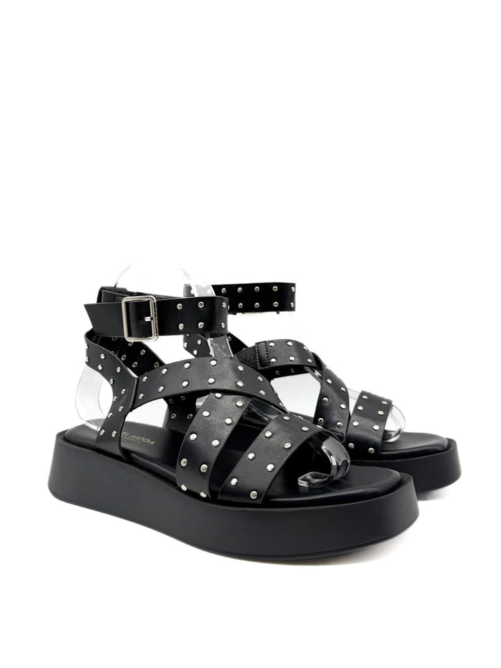Sandalia Negra con Plataforma Detalle Tachas