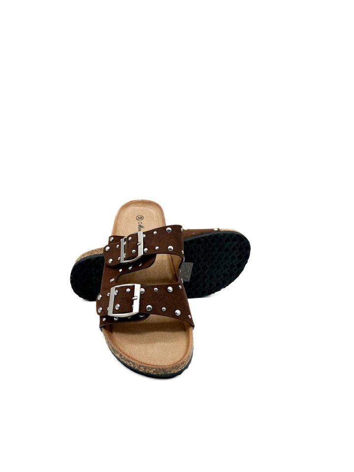 Sandalia Bio con Tachuelas y Doble Hebilla - Colección Urban Suede