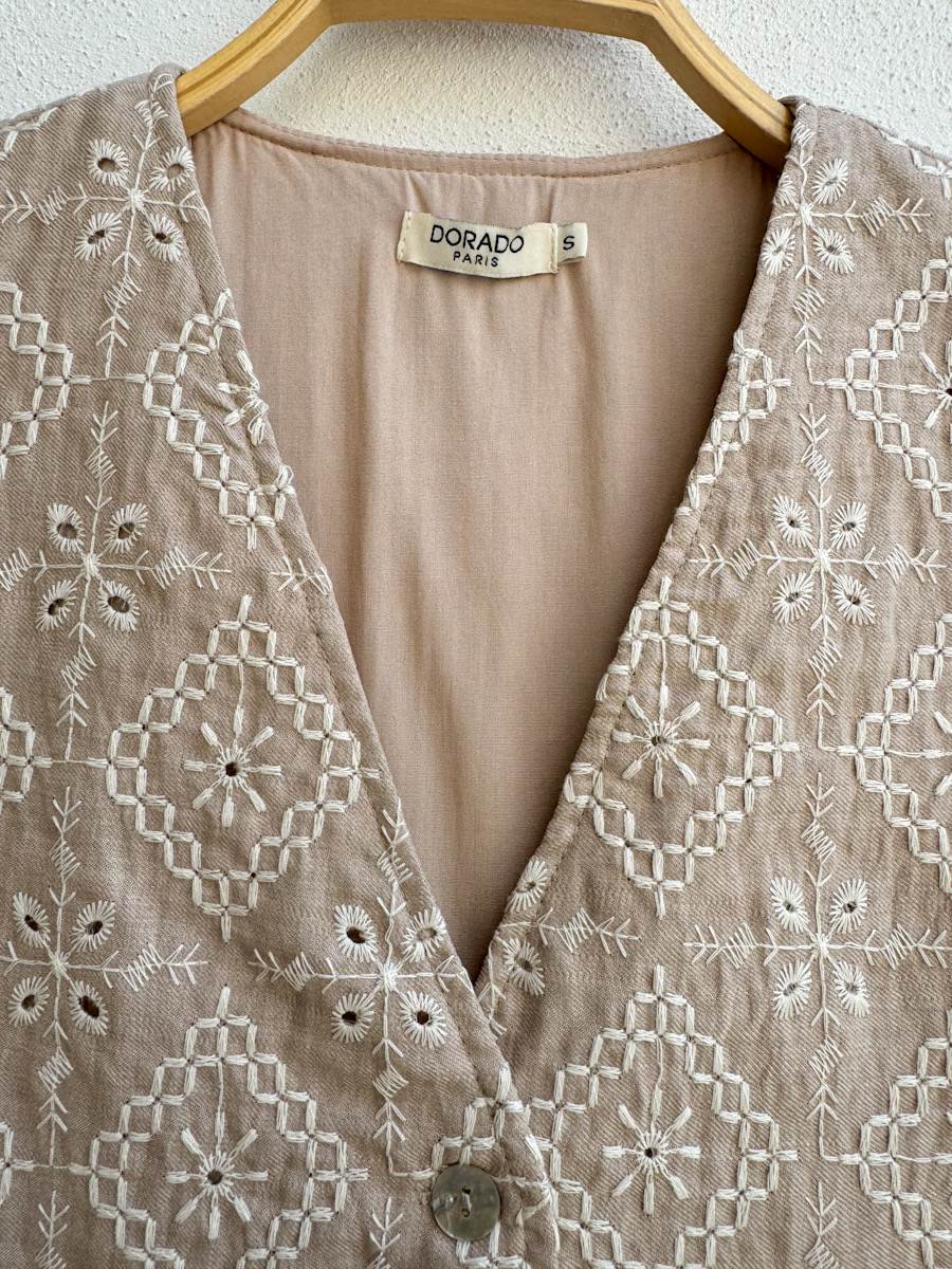 Chaleco bordado 7032