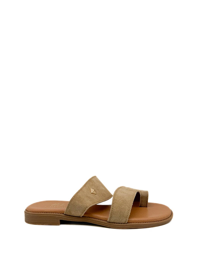 Sandalias Planas con Anillo al Dedo y Correas Cruzadas en Antelina