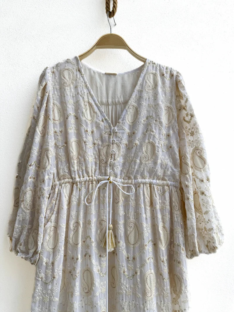 Vestido Largo Bohemio Bordado con Cordón Ajustable