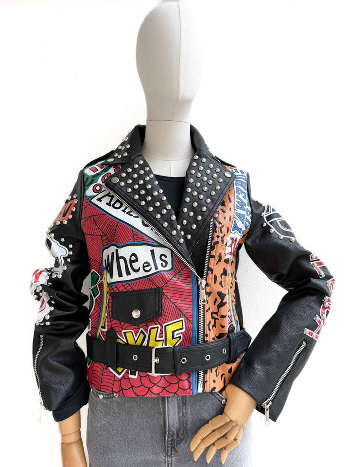 Chaqueta Biker Estilo Punk con Diseño Gráfico y Tachuelas