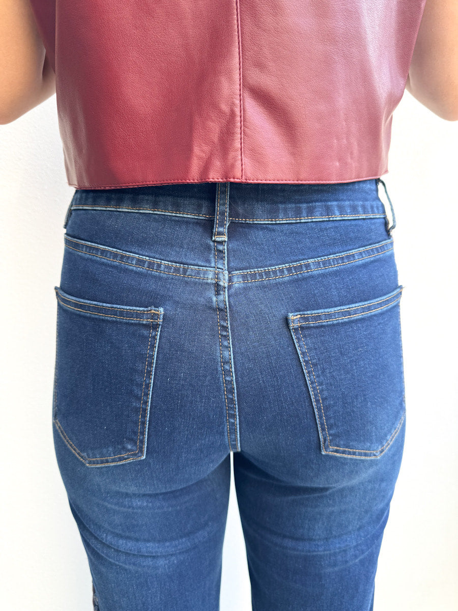 Bordado étnico en pantalones vaqueros