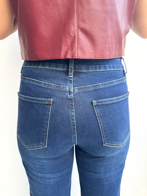 Bordado étnico en pantalones vaqueros