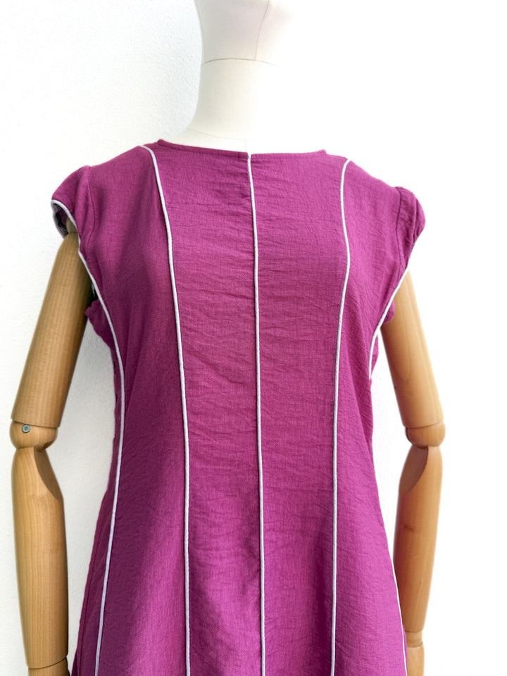 Vestido largo con líneas verticales en contraste – Disponible en varios colores