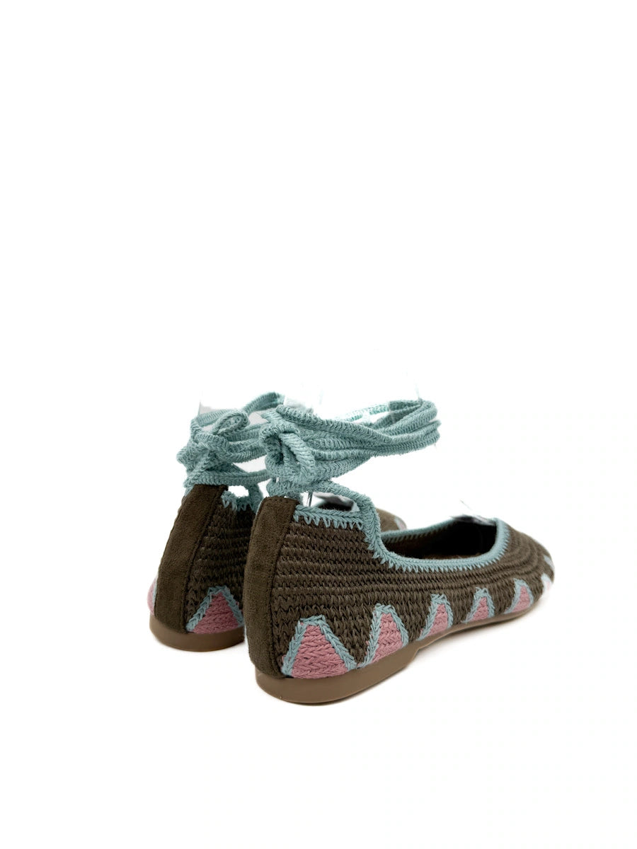 Bailarinas Artesanales de Crochet con Cintas para Tobillo y Diseño Étnico