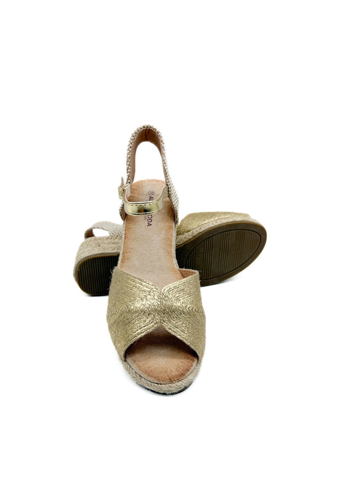 Alpargatas cuña con Plataforma de Yute – Estilo y Comodidad para el Verano