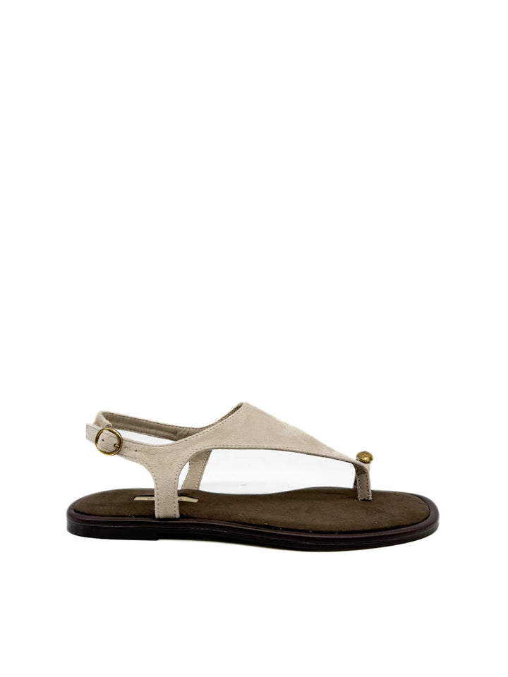 Sandalias Minimalista en Ante con Detalle de Anillo Dorado