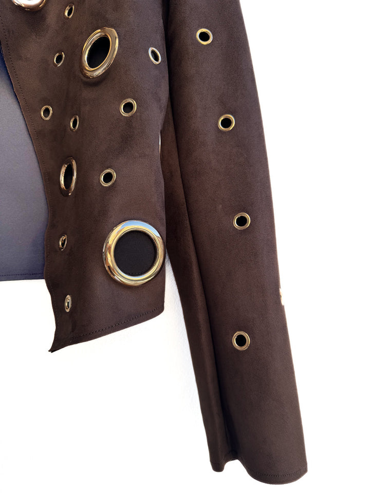 Chaqueta de ante con aros metálicos