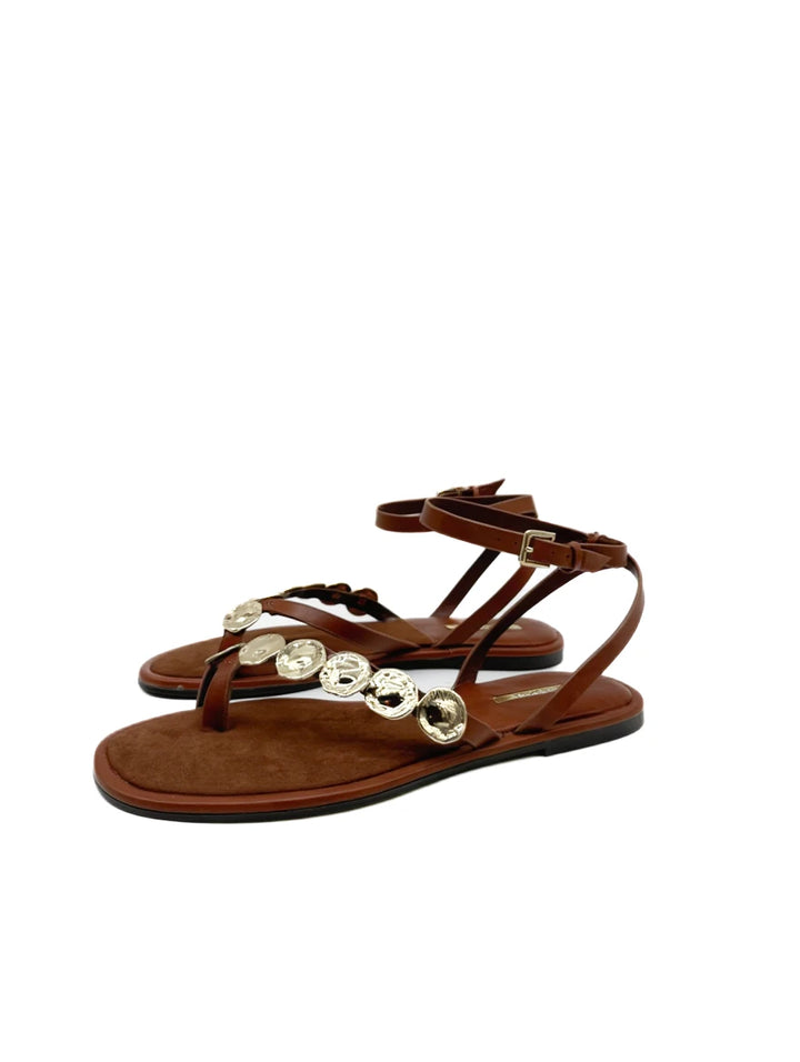 Sandalias de Dedo Boho con Discos Dorados y Tira Ajustable para Mujer