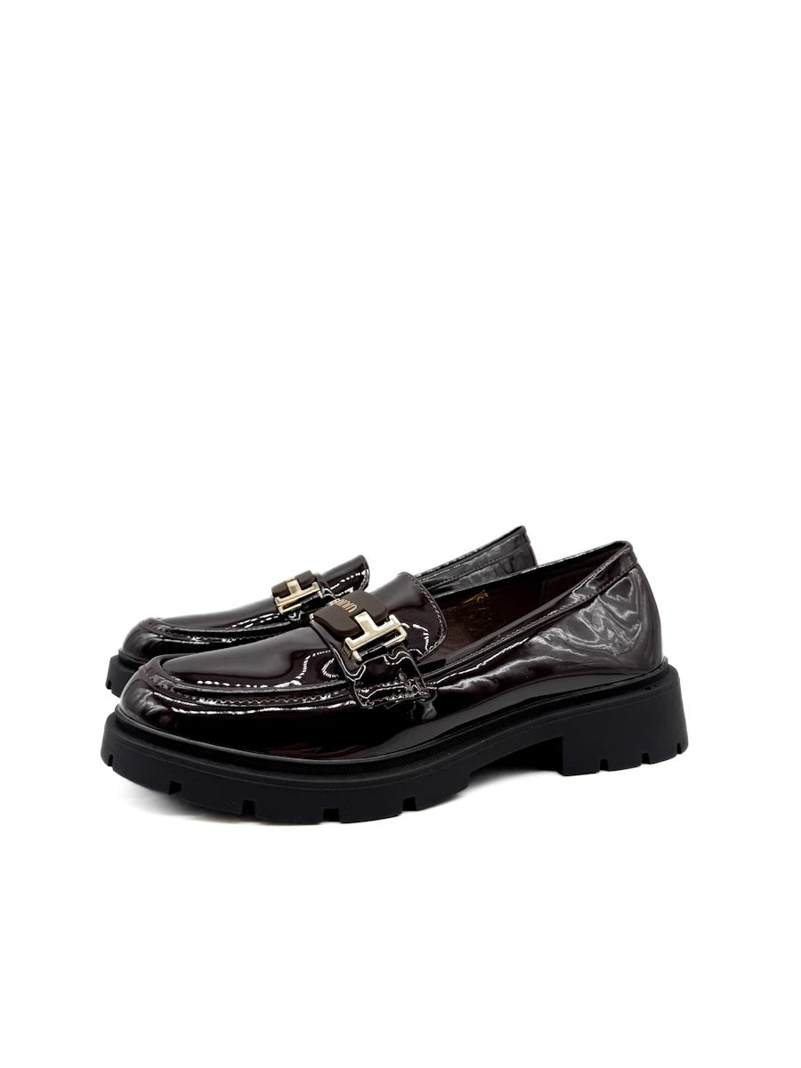 Mocasines de Charol con Suela Dentada y Hebilla Metalizada para Mujer