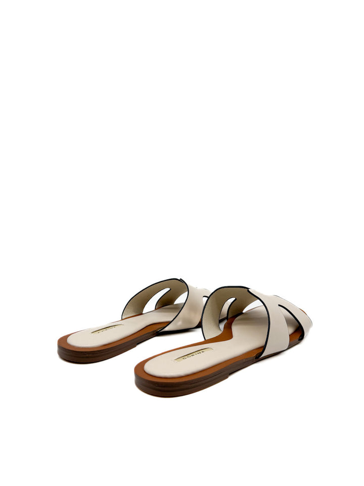 Sandalias Planas con Diseño en "H" – Elegancia y Comodidad