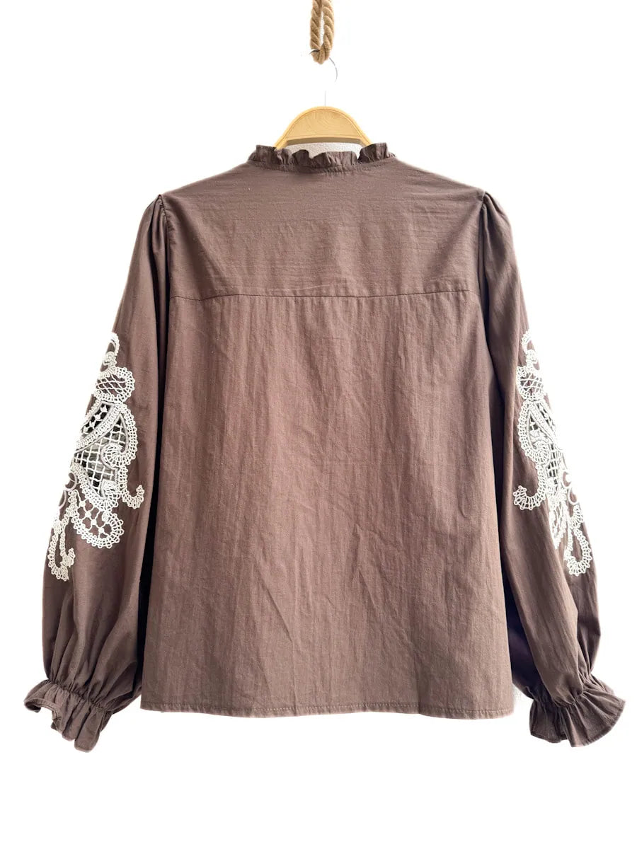 Blusa Bordada de Estilo Artesanal