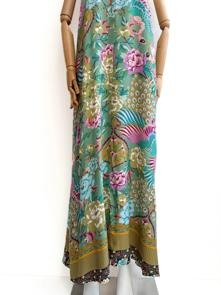 Vestido largo sin mangas con estampado floral y aves