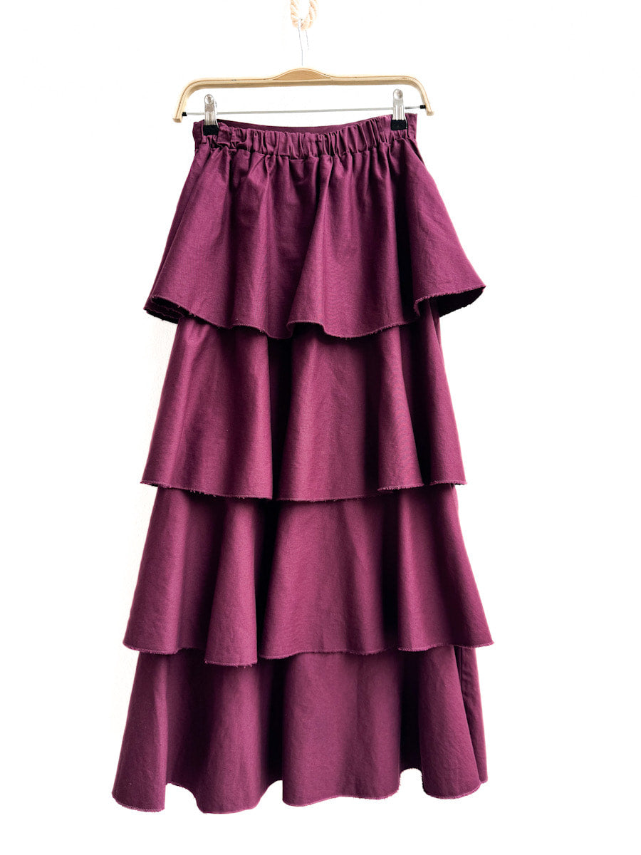 Falda larga de volantes – elegancia con movimiento