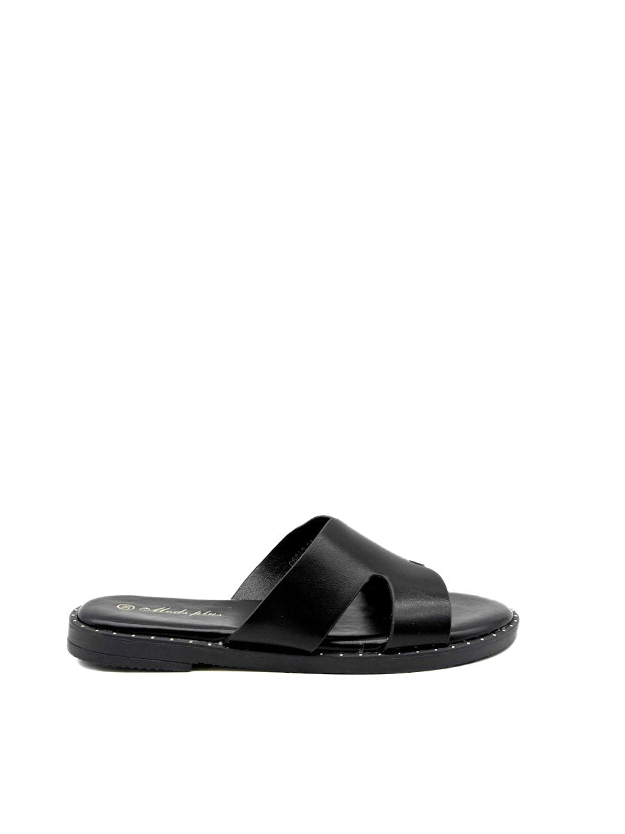 Sandalia Plana Negra con Detalle de Anillo y Remaches Negro