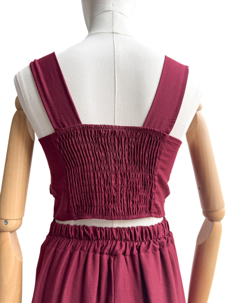 Conjunto Top y Falda con Detalles en Contraste