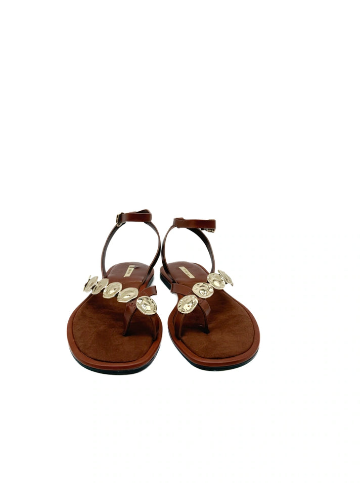 Sandalias de Dedo Boho con Discos Dorados y Tira Ajustable para Mujer