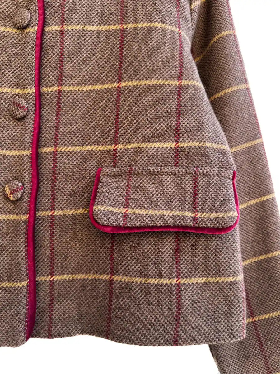 Chaqueta corta de tweed con ribete contrastante