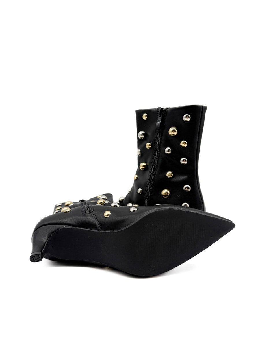 Botines Tacón Bajo Tachuelas Metálicas Corina M5636