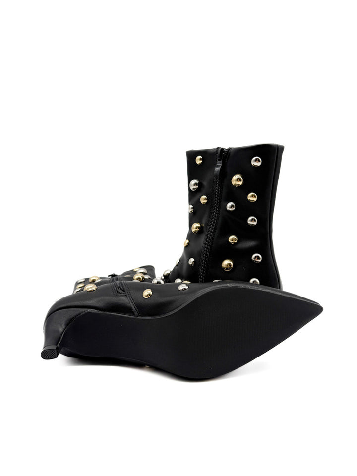 Botines Tacón Bajo Tachuelas Metálicas Corina M5636
