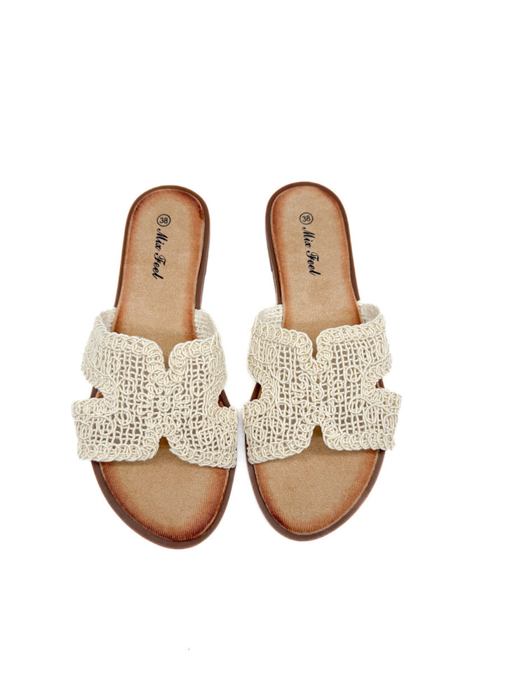 Sandalia Plana Tejidas en Color Beige – Estilo Casual y Elegante