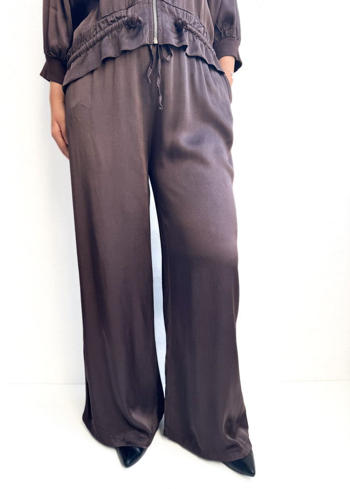 Pantalón recto satinado