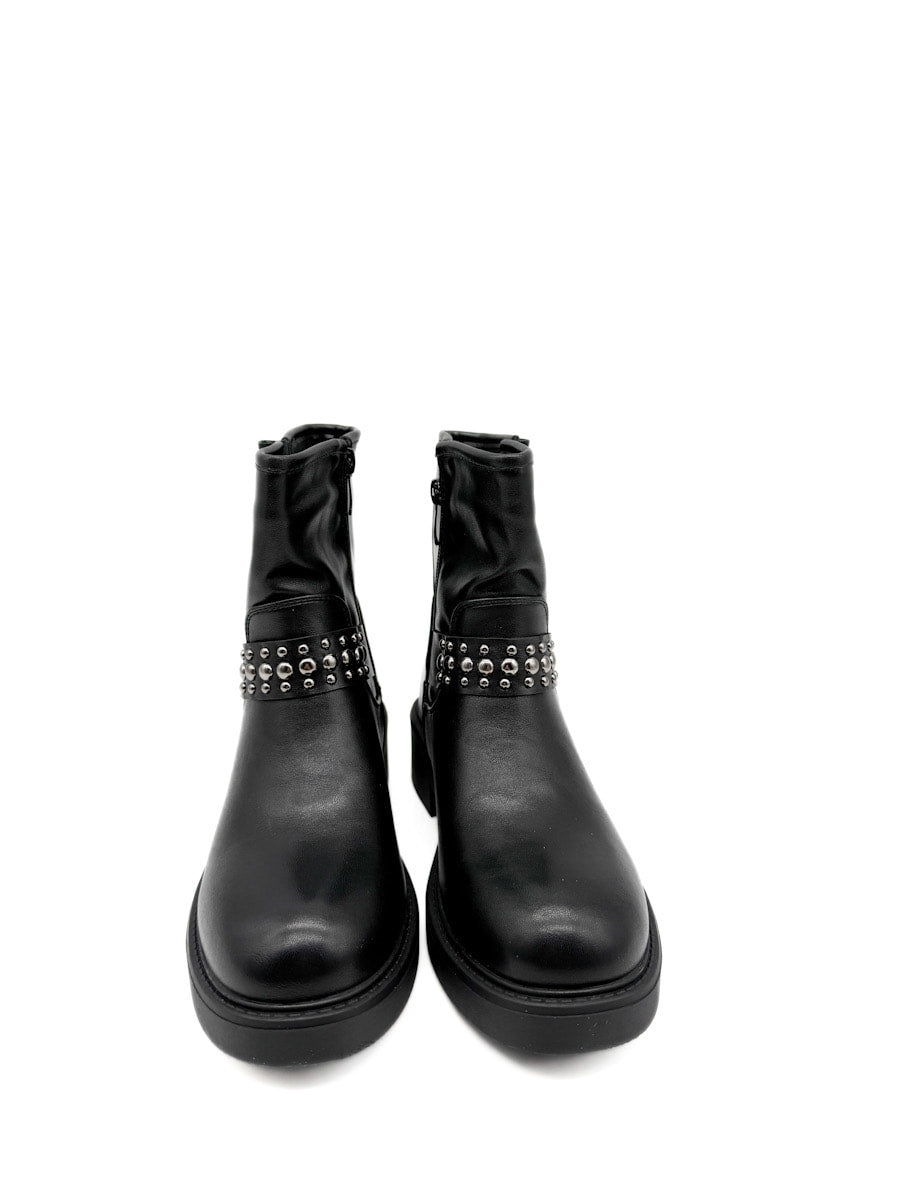 Botines Biker con Tachuelas y Hebillas Metálicas en Suela de Plataforma.