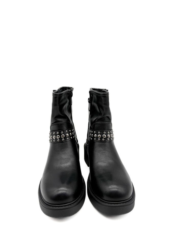 Botines Biker con Tachuelas y Hebillas Metálicas en Suela de Plataforma.