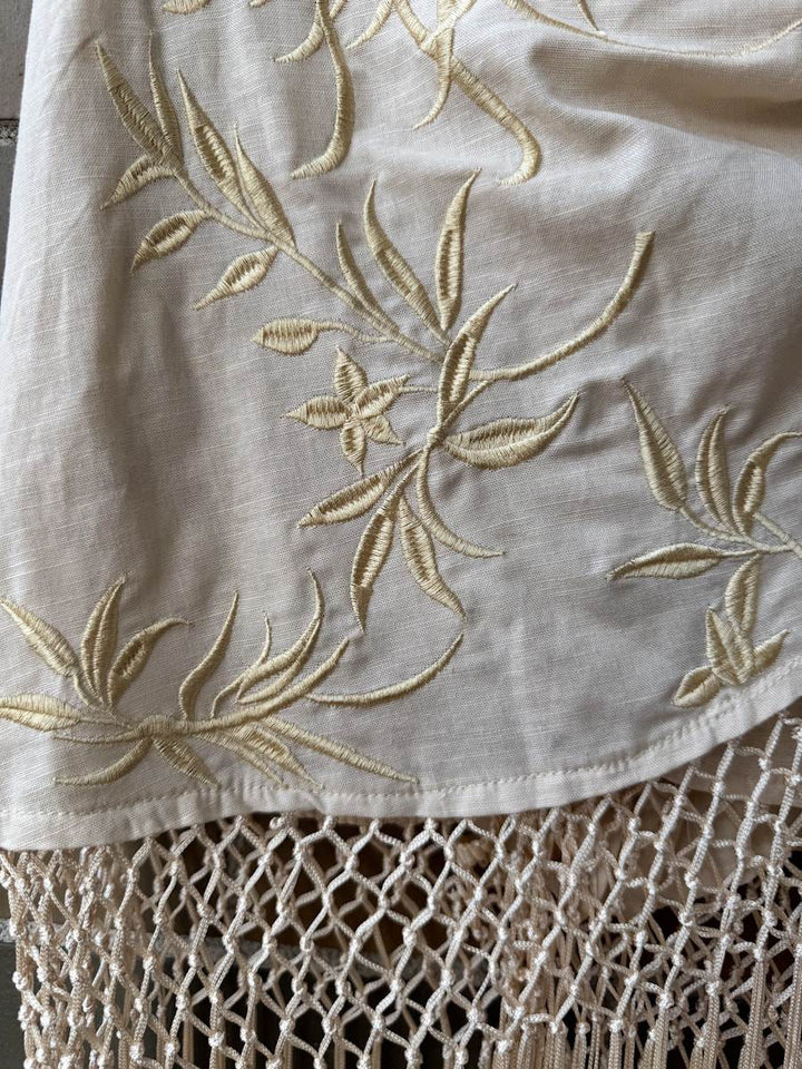 Falda Pareo con Flecos y Bordado Floral