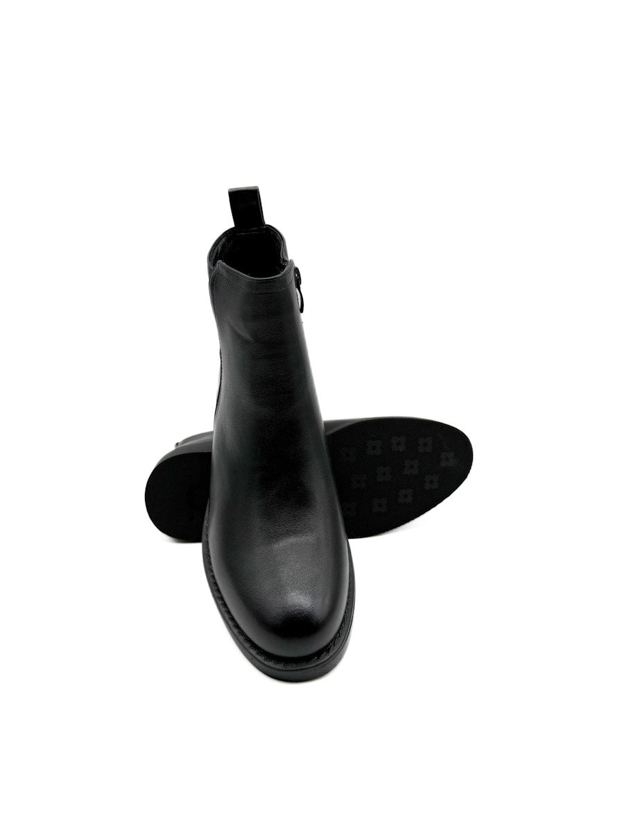 Botines con Hebilla Decorativa: Estilo Chelsea con Toque Sofisticado