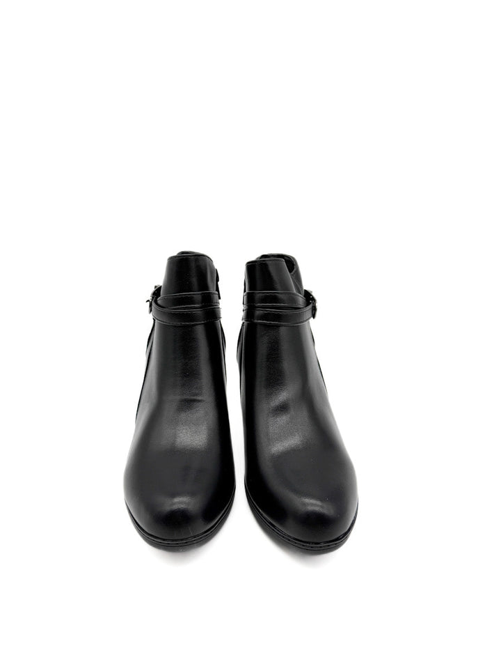 Botines con Hebilla Cruzada y Tacón Grueso: Elegancia y Comodidad en Cada Paso