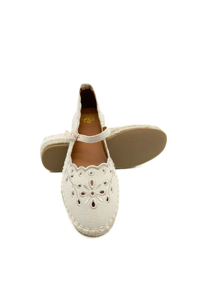 Espadrilles Mary Jane con Bordado Inglés y Acabado Artesanal