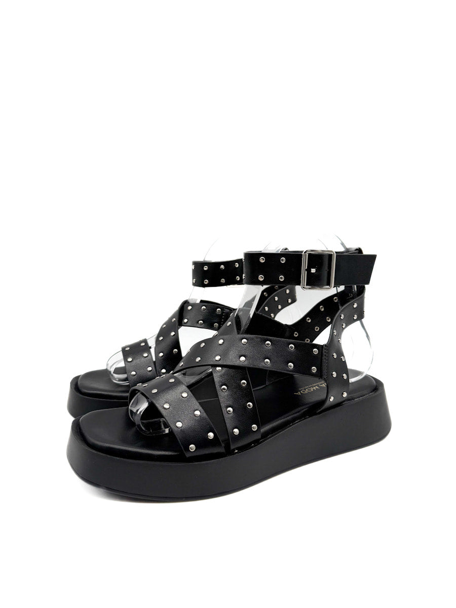 Sandalia Negra con Plataforma Detalle Tachas