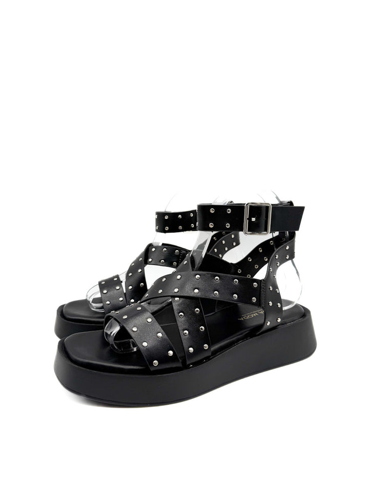 Sandalia Negra con Plataforma Detalle Tachas