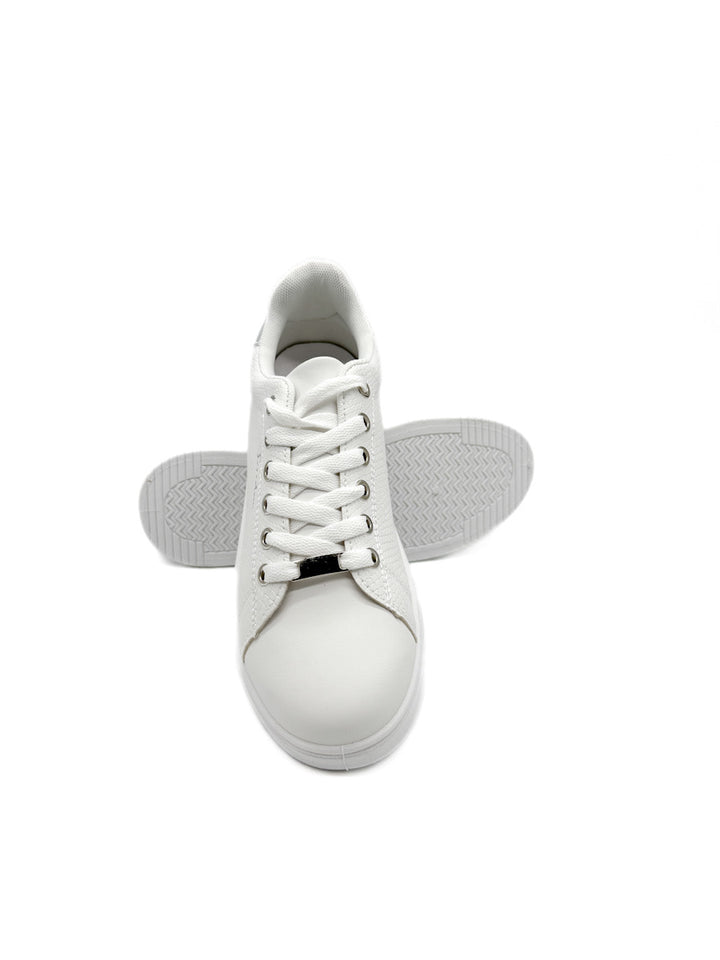 Zapatillas Blancas con Detalles Dorados y Plateados