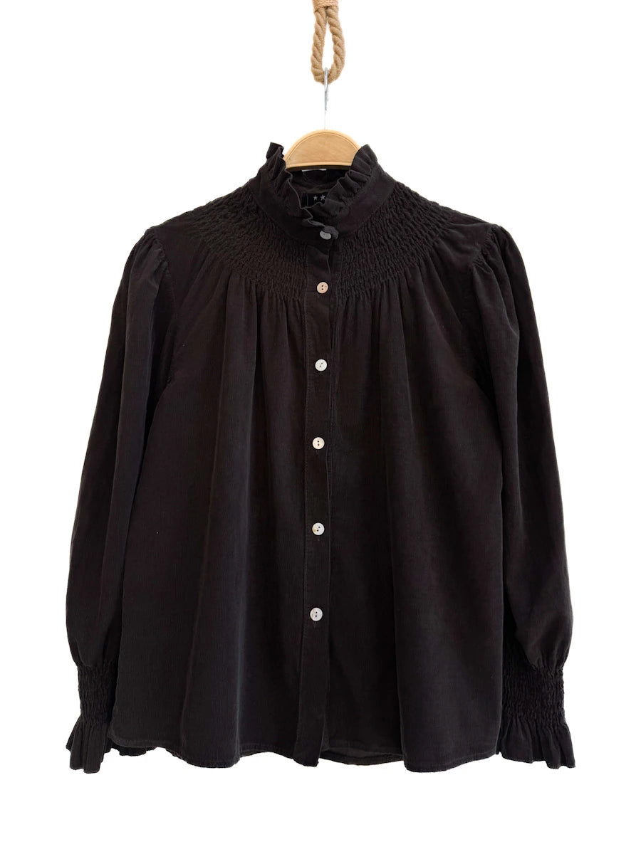 Blusa de Pana con Cuello Volante y Detalle Plisado