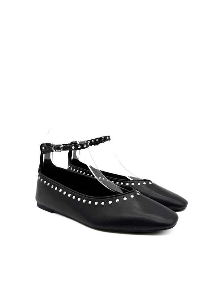 Bailarina Negra con Tachuelas y Correa de Tobillo Corina M5607