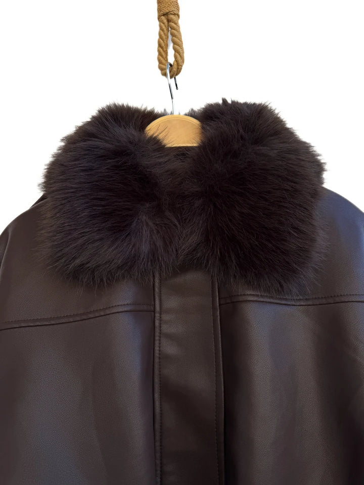 Chaqueta Efecto Piel con Cuello de Pelo Sintético