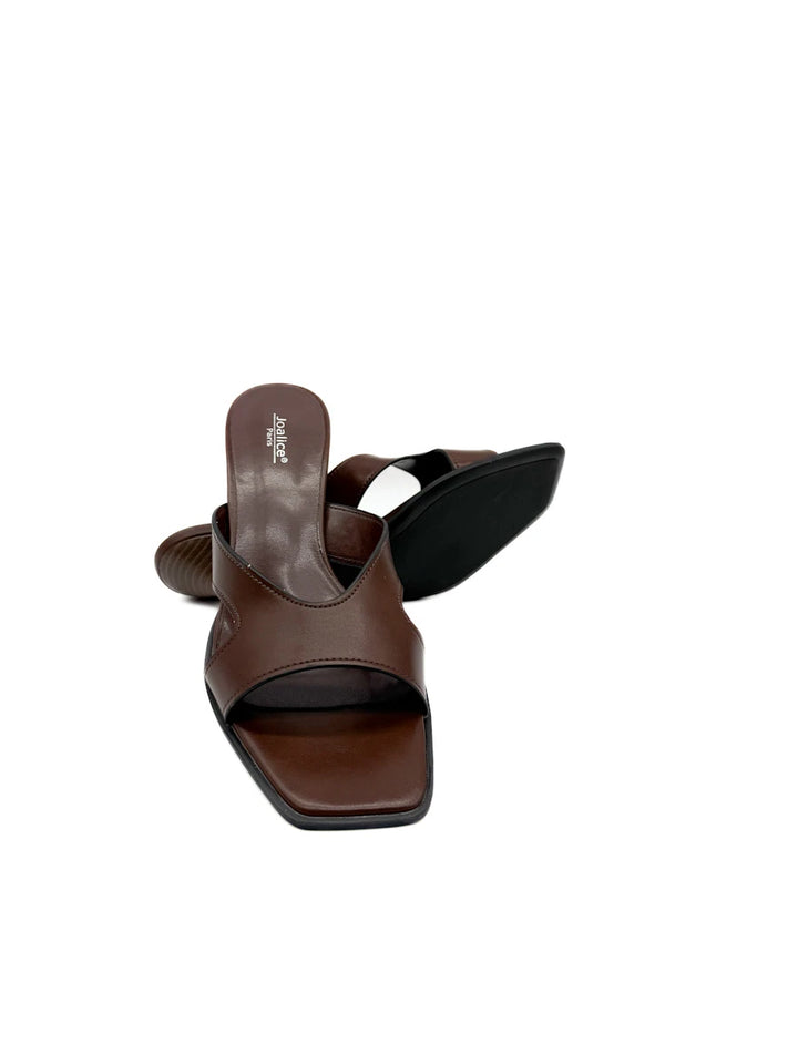 Sandalias Mule de Tacón Fino con Punta Cuadrada en Color Marrón
