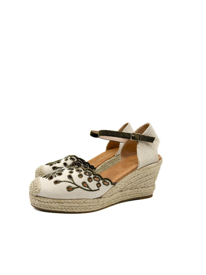 Alpargatas de Cuña con Calado Floral y Plataforma de Yute