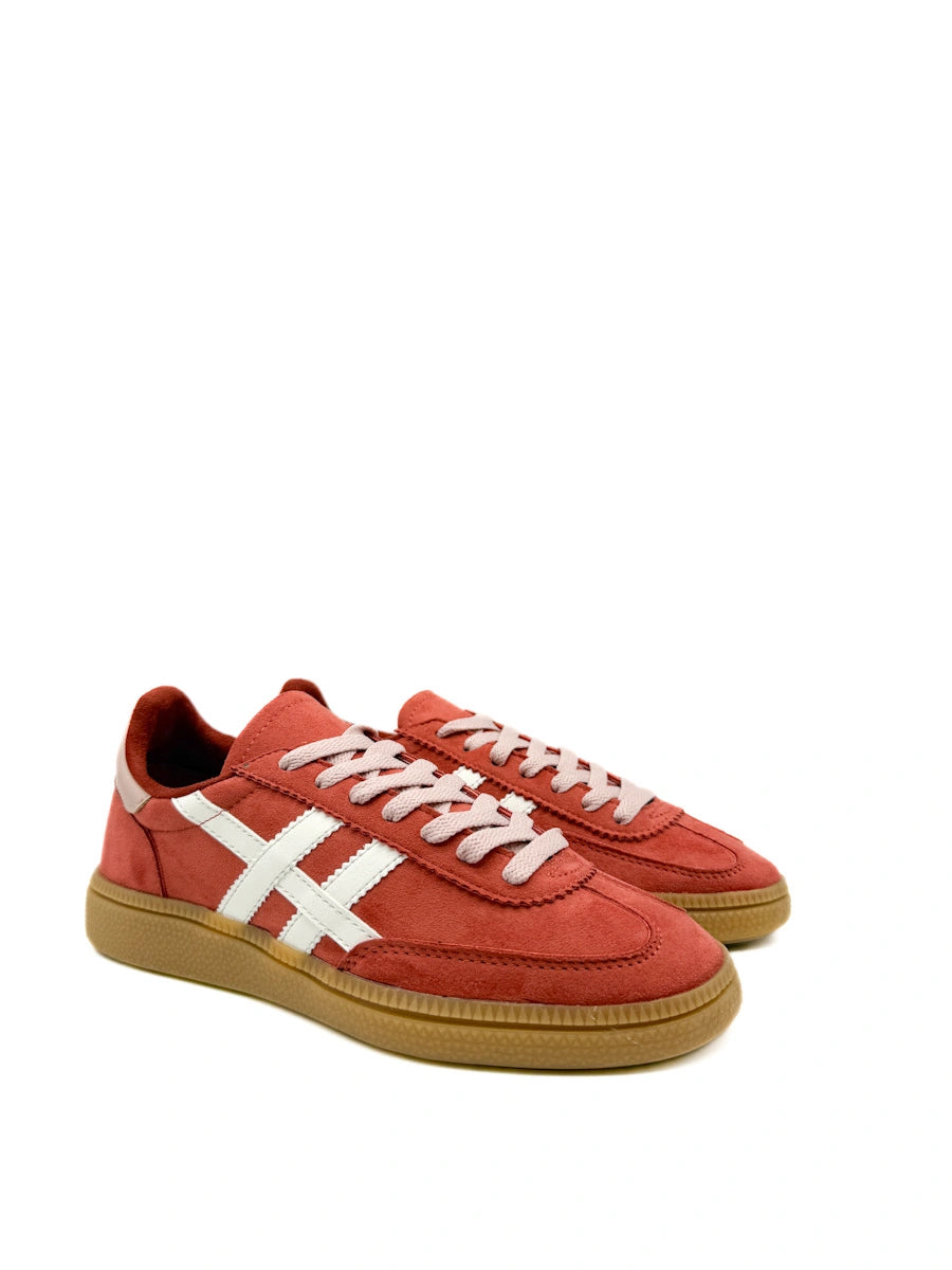 Zapatillas Corina Estilo Terrace con Detalles de Contraste y Suela Texturizada.