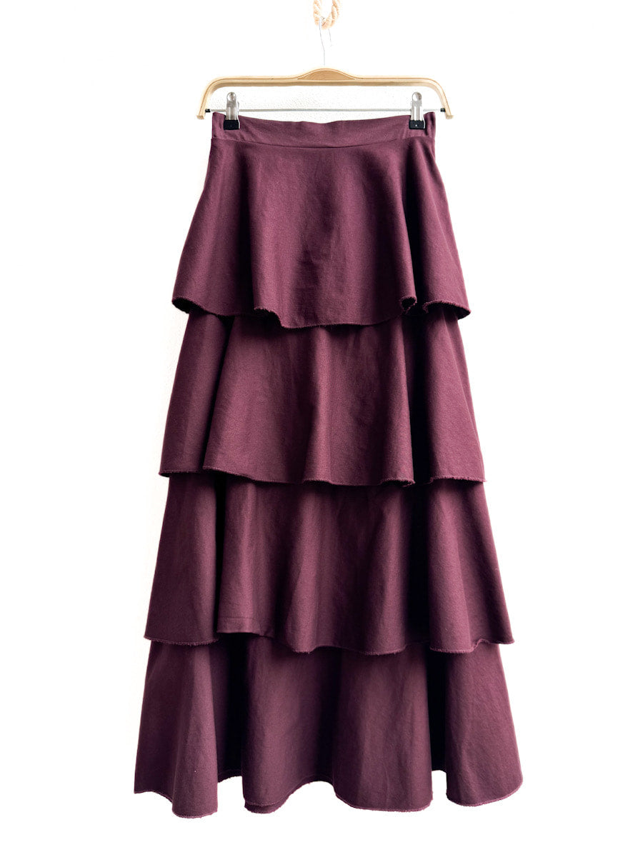 Falda larga de volantes – elegancia con movimiento Burdeos única