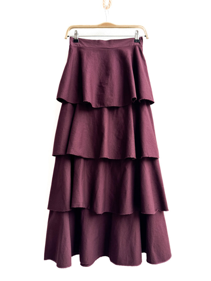 Falda larga de volantes – elegancia con movimiento Burdeos única